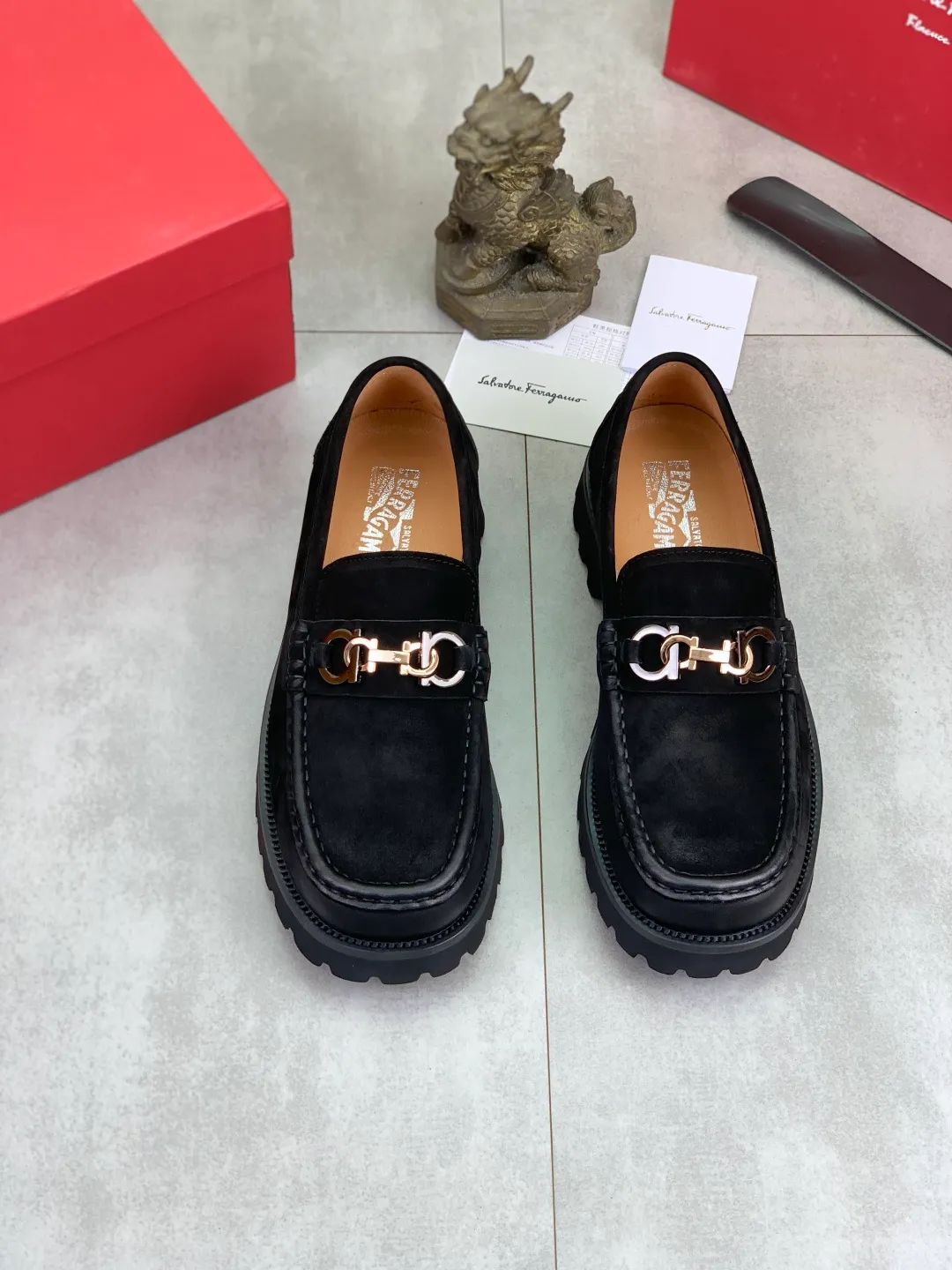 Men's shoes 💰P500 New model [Ferragamo/Ferragamo] Latest model Original imported calfskin, imported pigskin lining + original luxury metal buckle + original rubber outsole Soft and comfortable Size number: 38-44